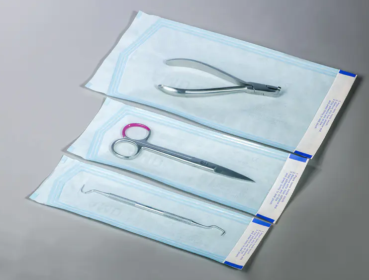 كيف تضمن أكياس التعقيم ذاتية الغلق حاجز تعقيم الأجهزة الطبية؟